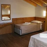Alojamento de Acomodação e Pequeno-almoço Azzano Holidays Mezzegra