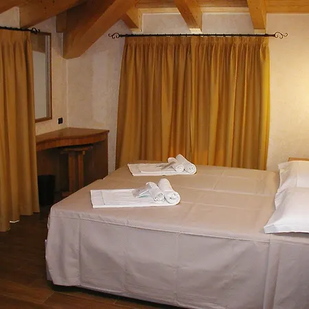 Frühstückspension Azzano Holidays 3*