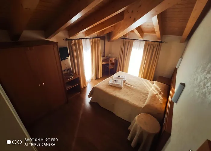 Azzano Holidays 3* 메체그라