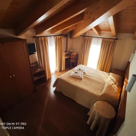 Azzano Holidays 3* Mezzegra