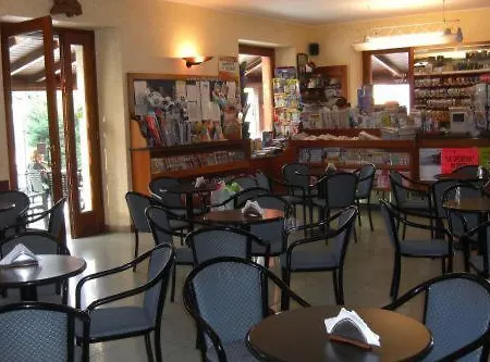 Alojamento de Acomodação e Pequeno-almoço Azzano Holidays Mezzegra